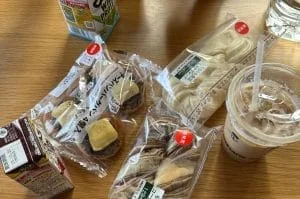 Photo of Mini burgers and sweet milk breads from 7-eleven in Japan.