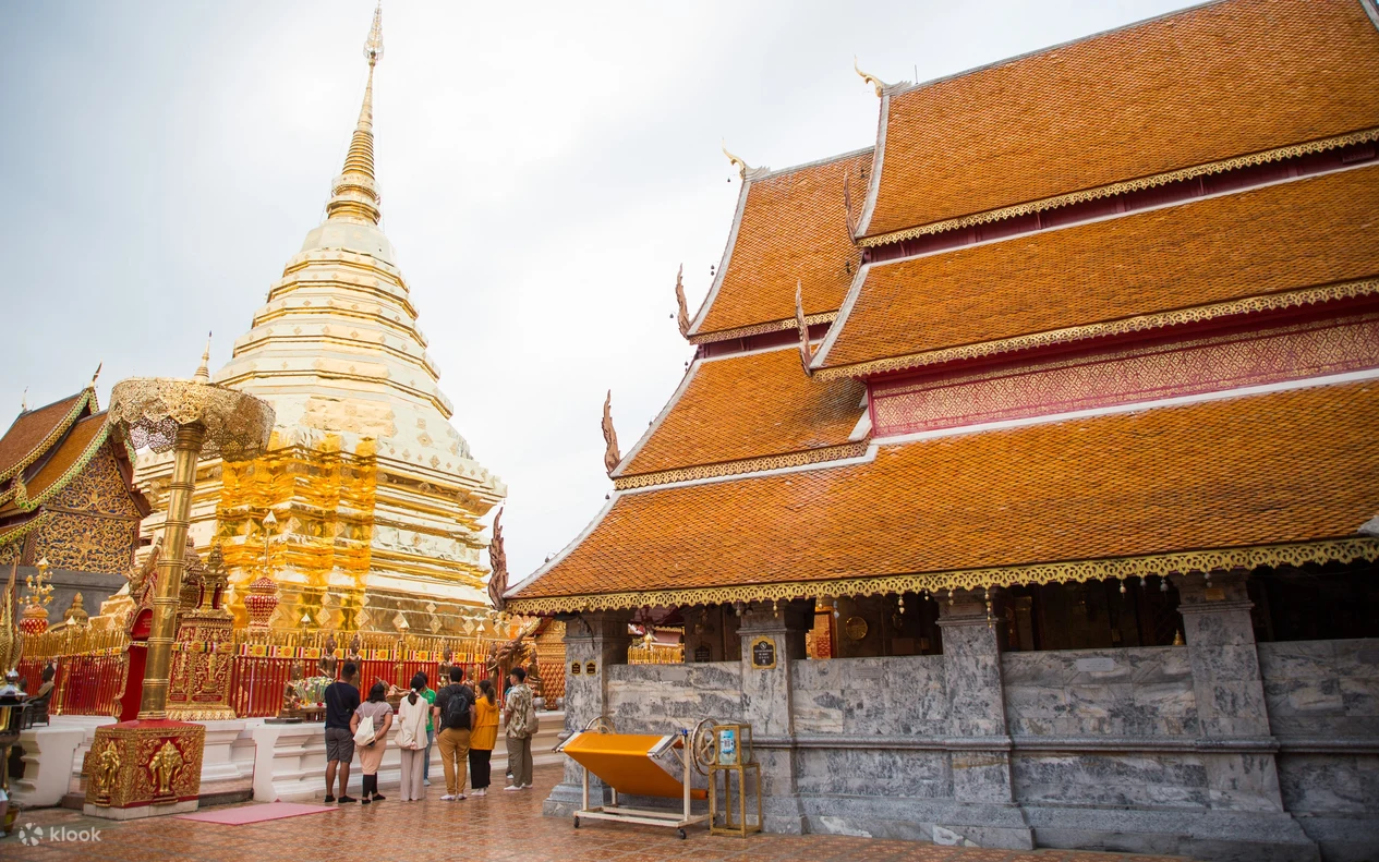 Doi Suthep & Wat Pha Lat Sunrise Tour