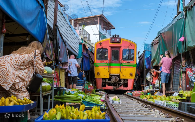 Maeklong Railway and Damnoen Saduak Floating Market
