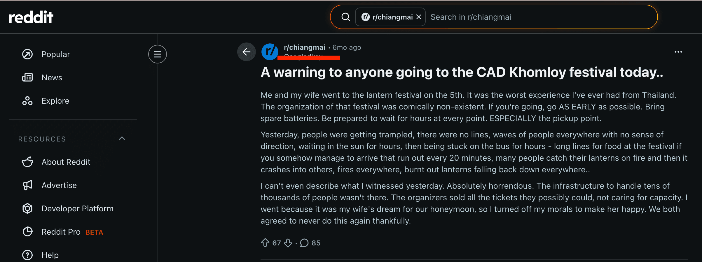 A Reddit post screenshot where a traveler warns others about the CAD Khomloy lantern festival, describing chaotic crowds, long wait times, lack of infrastructure, and safety concerns.